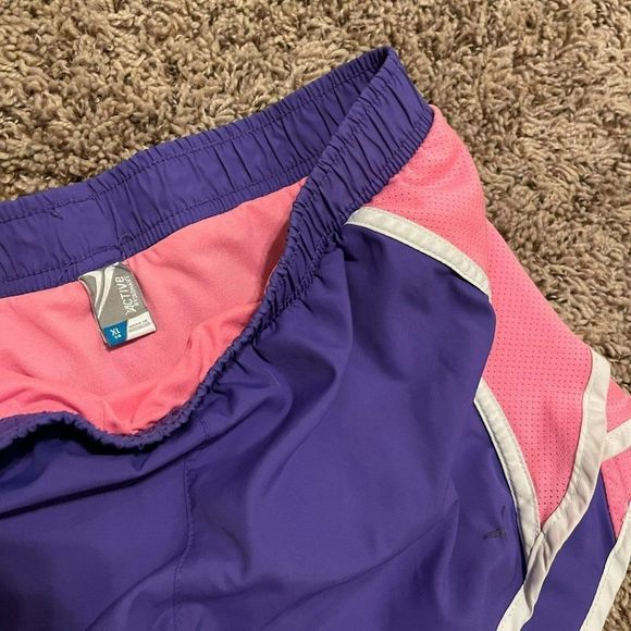 Active Old Navy Women's Pink & Purple Shorts Size XL - Picture 4 of 9